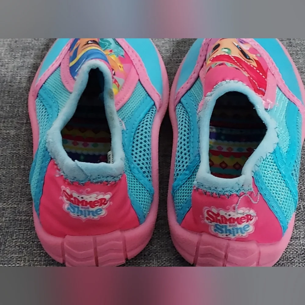 Size 7/8 Shimmer & Shine